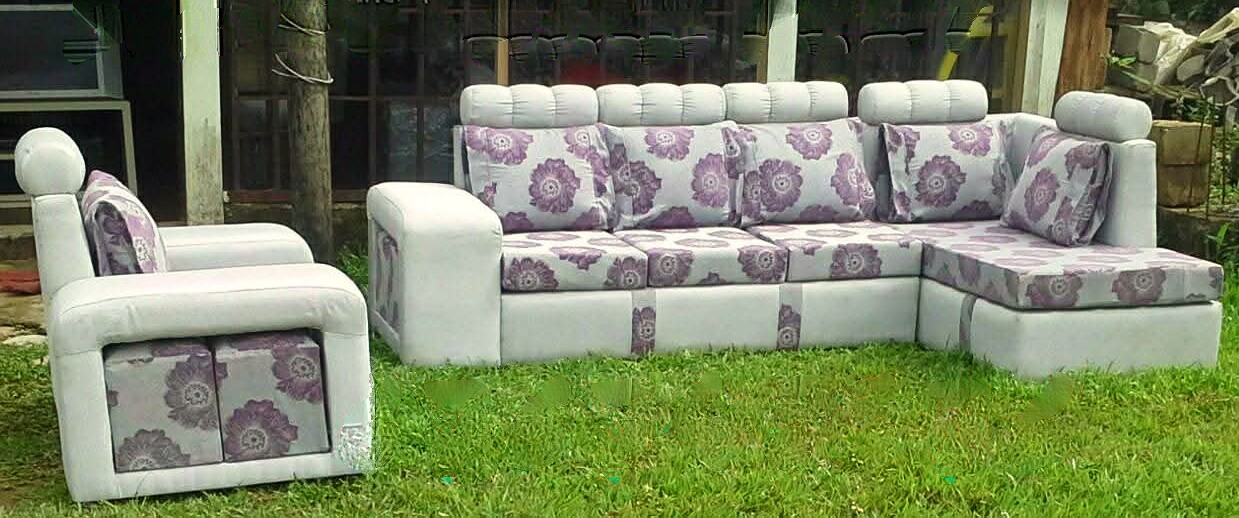 Salon d'angle lavande avec fauteuil